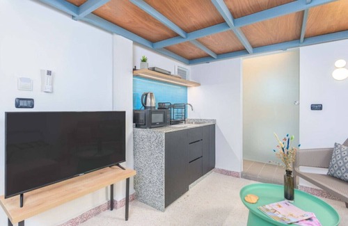 Gemmayzeh Apartment | Anoor 101 Gemayzeh Studio with 24/7 Power