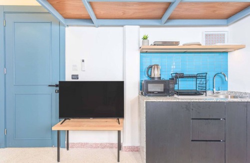 Gemmayzeh Apartment | Anoor 101 Gemayzeh Studio with 24/7 Power