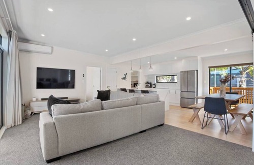 Waihi Beach House | Another on Leo! Summa