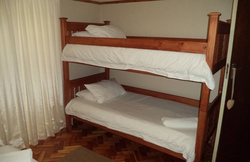 Bloemfontein House | Anri Guesthouse Self-catering accommodation