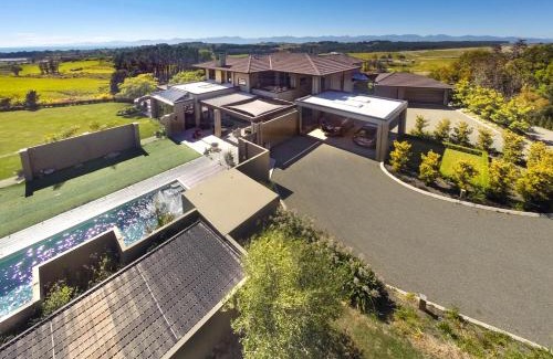 Tasman House | Ansarli Estate - Luxury Holiday Home