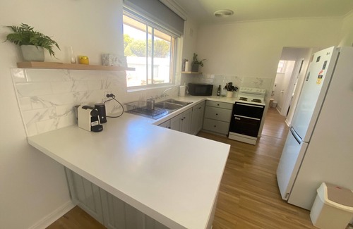 Melville House | Anstey Keep - close to amenities, dog friendly! Off peak special!