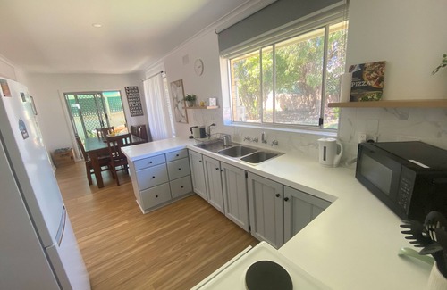 Melville House | Anstey Keep - close to amenities, dog friendly! Off peak special!