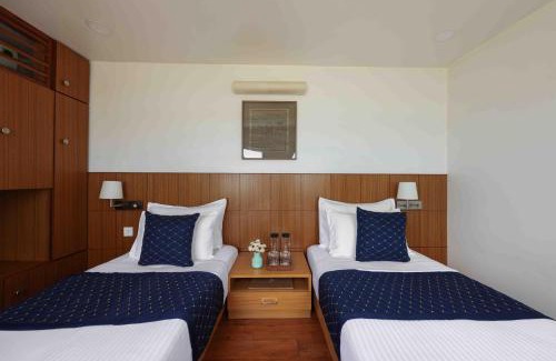 Kendrapara Boat Rental | Antara Cruises