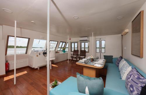 Kendrapara Boat Rental | Antara Cruises