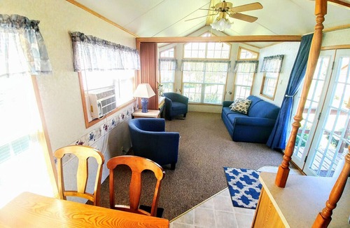 Rapid City Cabin | Antelope Loft: Cabins @ Creekside #6