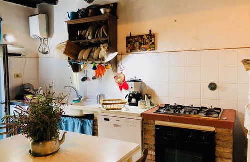 Londa House | Antica casa in pietra circondata da ulivi a SanLeolino Londa 35 km da Firenze