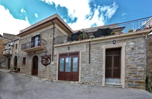 Ficarra House | Antica Dimora Marinelli Cav Restaurant