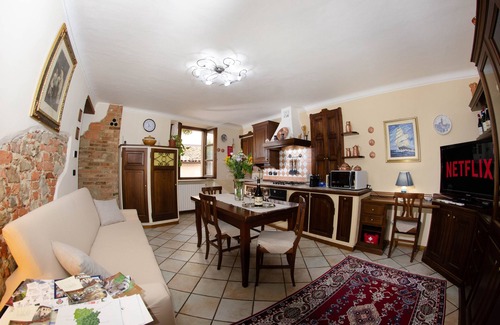 La Morra House | Antica Dimora Stays in Langa Historical center La Morra