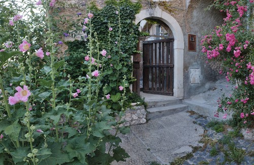 Calascio House | Antica Roccia, historic house in Calascio with all amenities