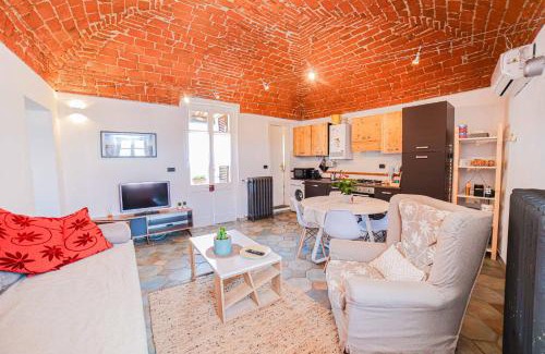 Aglie Apartment | Antico Loft di Famiglia in Centro Agliè