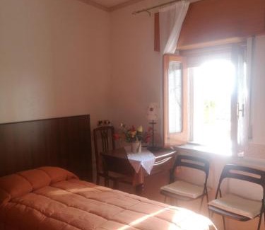 Regalbuto House | Antico Portale - Host Roberto