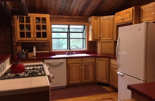 Keedysville Cabin | Antietam Creek - Quiet 2 Bedroom Cabin