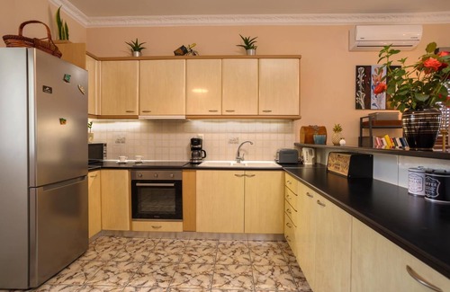 Kalpaki Apartment | Antigoni's Family House!