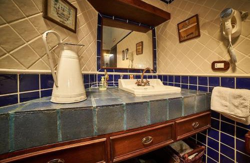 Fasnia House | Antigua Escuela Old School de 1840