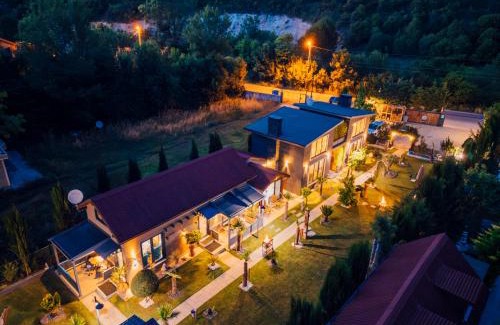 Sile Villa | antik river house