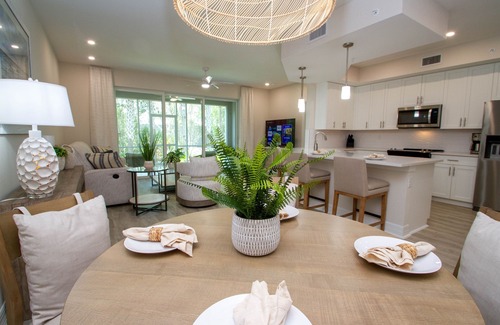 Naples Condo | Antilles Coach Home by Marco Island