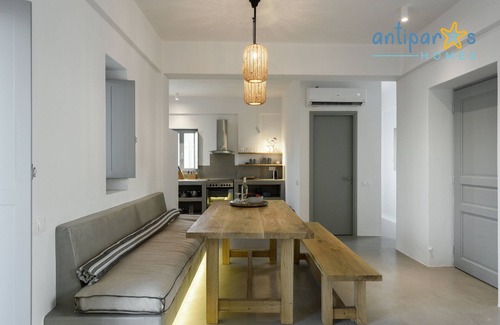 Antiparos Villa | Antiparos Homes - A beautiful holiday home with beach view for groups of 5