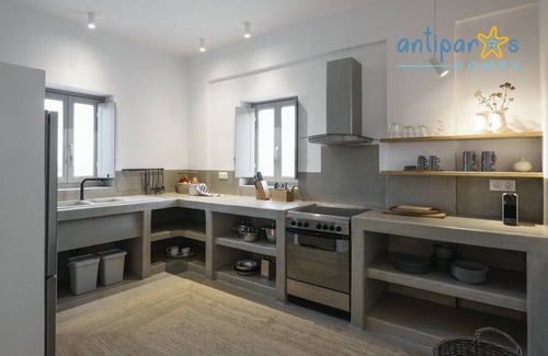 Antiparos Villa | Antiparos Homes - A beautiful holiday home with beach view for groups of 5