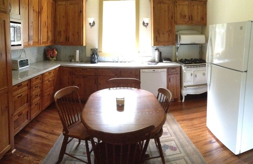 New Ulm House | Antique 1890 Farm House - New Ulm - great for Antique Week, The Vine, or Getaway