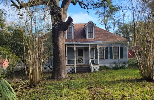 New Ulm House | Antique 2 story home on 160 Acres