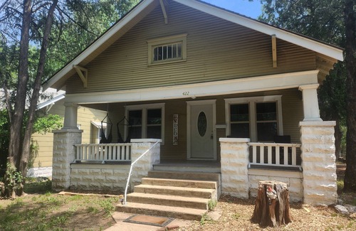 Wichita House | Antique Bungalow nClose to Downtown wichita!