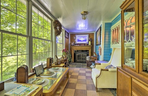 Woodstock House | Antique-Filled Home, half Mi to Woodstock Fair