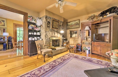 Woodstock House | Antique-Filled Home, half Mi to Woodstock Fair