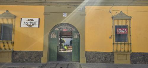 Santa Ana House | Antique Luna