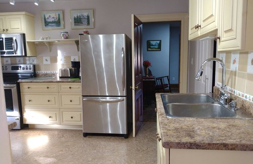 Midland Apartment | Antique Retreat Private Apt near downtown& arena, dining & activities