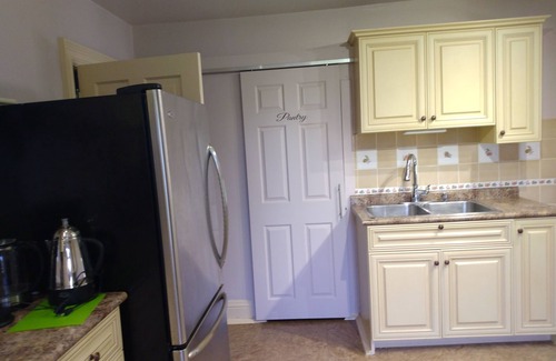 Midland Apartment | Antique Retreat Private Apt near downtown& arena, dining & activities
