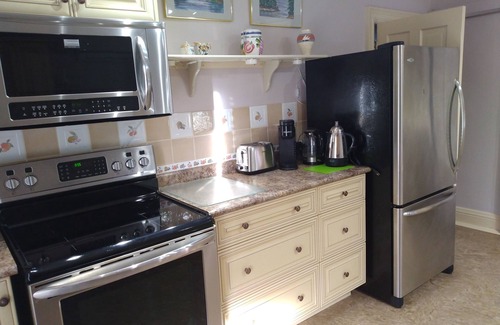 Midland Apartment | Antique Retreat Private Apt near downtown& arena, dining & activities