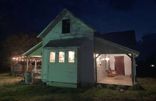 Fayetteville House | Antique Show Availability Guest Favorite!