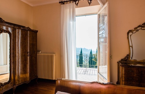 Poggio Mirteto Villa | ANTIQUE VILLA CASA RINALDI WITH A GARDEN AND JACUZZI CLOSE TO ROME