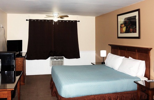 Frontier Hotel | Antler Motel