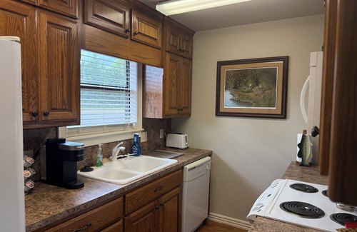 Bates House | Antler Oaks Lakeside Cabin