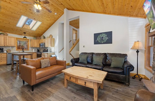 Fall River Estates Condo | Antlers Pointe 1 (Private Hot tub) River Views!