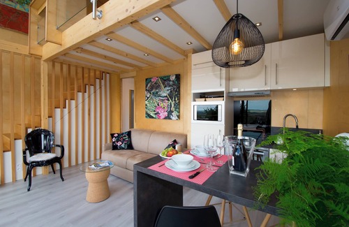 Chigny-les-Roses House | ANTOINETTE COTTAGES. COTTAGE FIZZY POP
