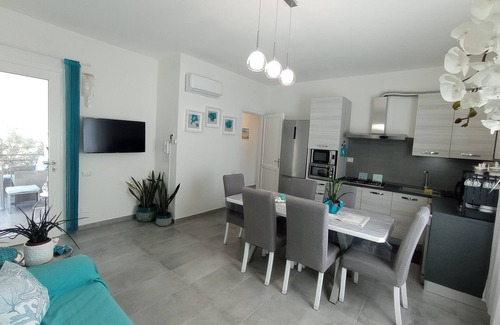 Solanas Apartment | Antonella house, 100m from the beach with private lane