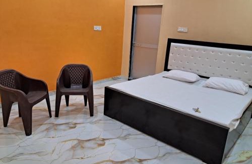 Haraiya House | Anuj Palace