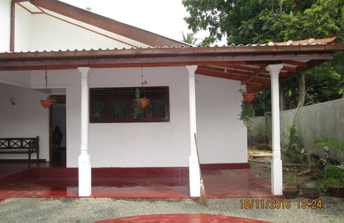 Hikkaduwa Villa | Anura Villa holiday home