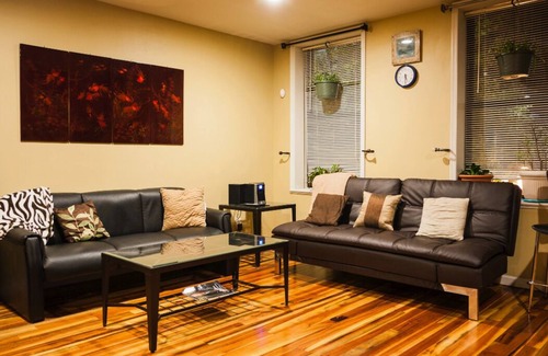 Washington Square West Apartment | AnViHaven Luxurious 4bd/4.5 bath. Convention Center/Center City.