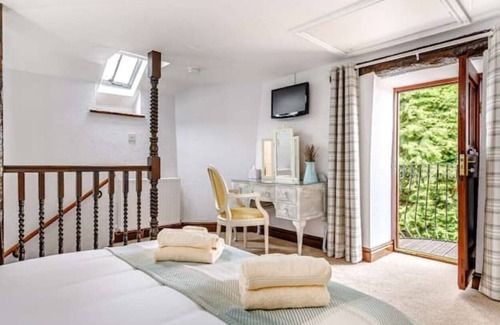 Froghall House | Anvil Cottage - A Romantic one bed barn conversion in a rural setting