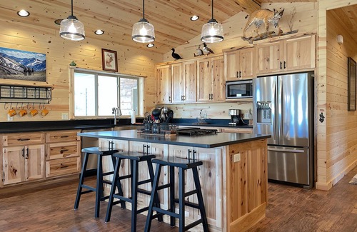 Cody House | AO Ranch- Mountain Property with Elaborate Views