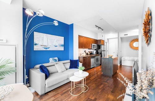 Little Portugal Apartment | AOC Suites - Luxury Condo - City View