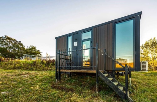 Waitoki House | Aorangi Peak Cabins 12 by Tiny Away