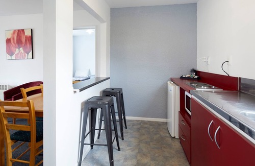 Edgeware Hotel | Aotea Motel