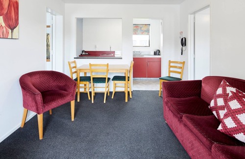 Edgeware Hotel | Aotea Motel