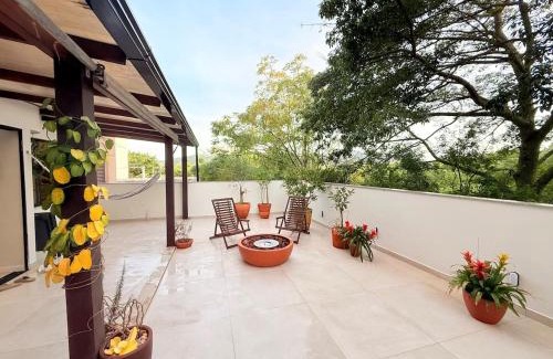 Florianopolis Apartment | Apê Sunshine| Terraço| Interação com animais