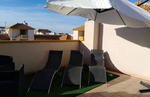 Mar de Cristal Apartment | Ap. Elisa: Modern Penthouse, 2 bedrooms/1 bathroom with roof terrace!